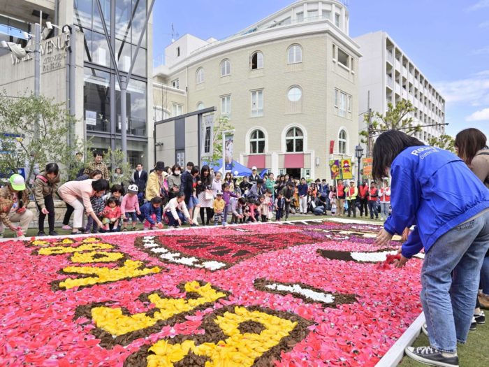 神戸の街に 花 を敷きつめる インフィオラータこうべ22 が 3年ぶり に開催されるみたい 元町 北野坂 北神戸 神戸ジャーナル