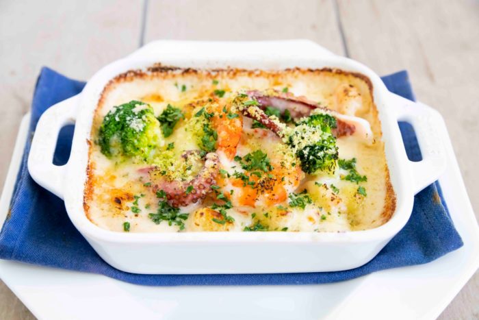 旧居留地の Bar Bistro 64 で パン食べ放題ランチ がリニューアルしてる ビーフシチュー グラタンが新登場 神戸ジャーナル