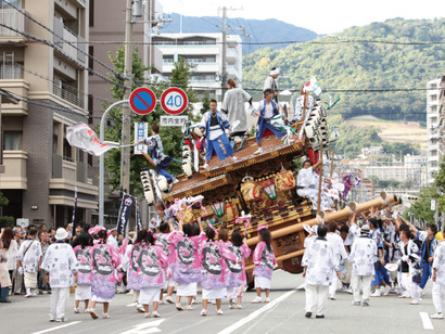 東灘だんじり祭 が今週末に開催される 一足早くアツイ夏が神戸にやってくるのだ 神戸ジャーナル