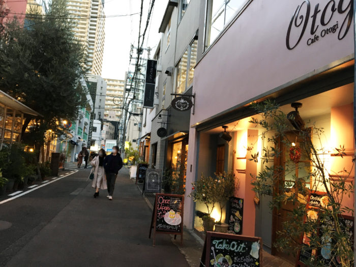 トアウエストにある Cafe Otogi カフェおとぎ が今年いっぱいで閉店するみたい 映える おとぎの国 イメージの店 神戸ジャーナル