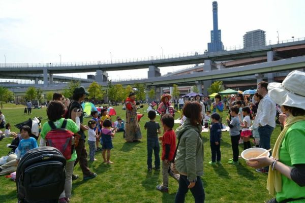 雑貨 グルメ ワークショップができる アースデイ神戸18 5 4 5 みなとのもり公園 神戸ジャーナル