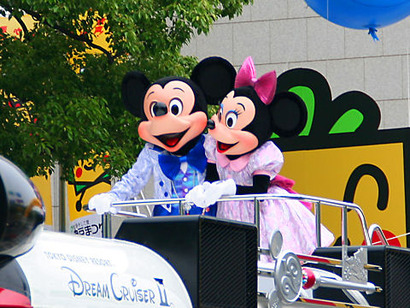神戸まつり14 のディズニーパレードに穴場スポットがあるらしい 神戸であこがれのミッキーに会える 神戸ジャーナル