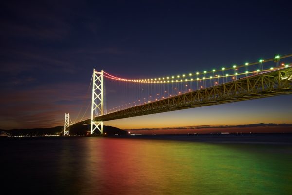 明石海峡大橋 周年特別ライトアップ わたる つながる みらいへ 神戸ジャーナル