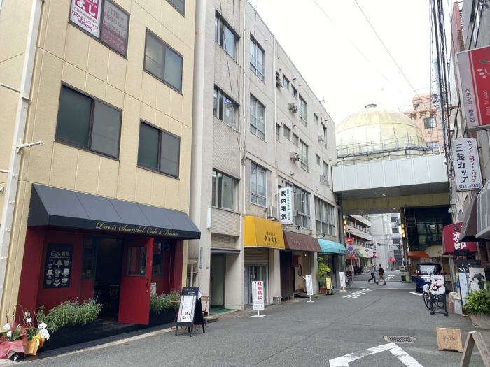 阪急 花隈駅の海側に Paris Scandal Cafe Bistro パリス スキャンダル カフェ ビストロ って洋食のお店ができてる 神戸ジャーナル