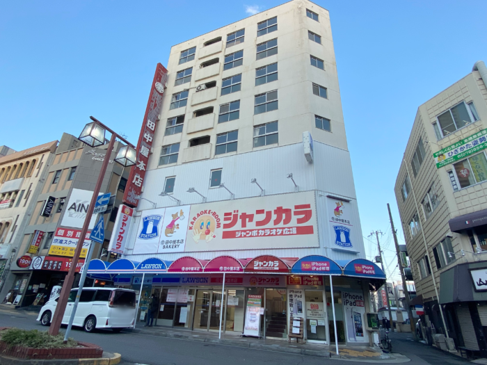 阪神御影駅の山側に 田中屋本店 ベーカリーショップ と ローソン ができてる スーパー 田中屋本店 があったところ 神戸ジャーナル