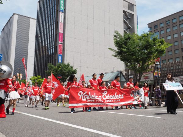 初夏を彩る 神戸まつり に行ってきた ディズニーやラグビー選手など おまつりパレード も ページ 2 2 神戸ジャーナル