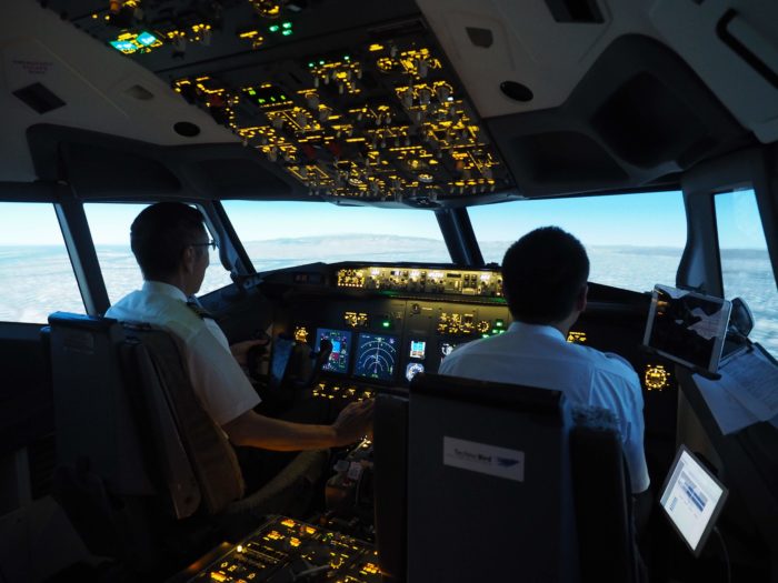 長田区にある西日本初の本格フライトシミュレーションが楽しめる テクノバード に行ってきた 誰でもパイロットになってテイクオフ 神戸ジャーナル