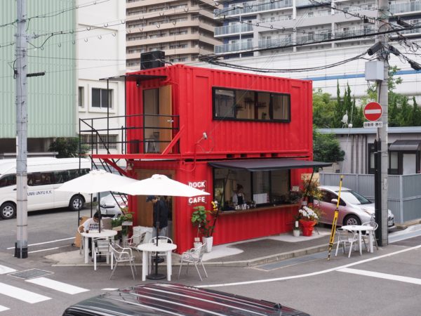 ハーバーランドのコーナン近くに ハーバードックサイドカフェ って真っ赤なカフェができてる 神戸ジャーナル