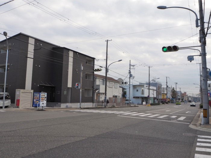 Jr垂水駅の山側 神戸市立高丸小学校 近くに 生クリーム食パン専門店 ふんわり の 自販機 ができてる 神戸ジャーナル