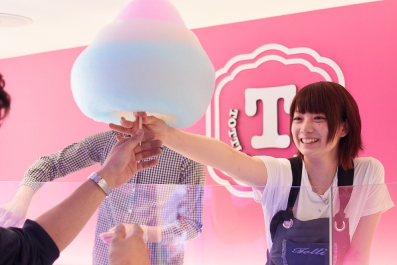 原宿で超人気の 巨大わたあめ のお店 Totti Candy Factory が Mosaic にオープンしてた 8 31までの期間限定出店 神戸ジャーナル