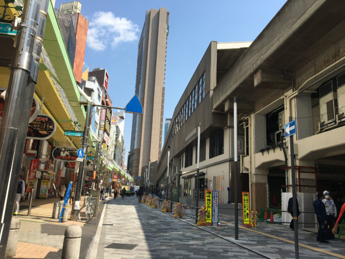 阪急高架下にできる『EKIZO（エキゾ）神戸三宮』の「路面店」が見えてきた。飲食店がずらり、「ナムコ」は地下へ | 神戸ジャーナル