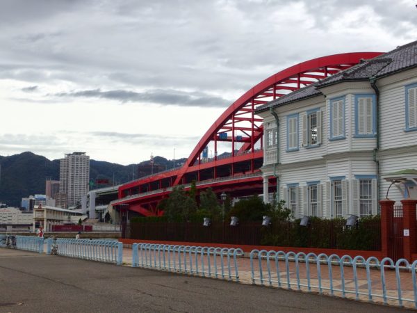 みなと異人館 ポートアイランド北公園内にある神戸港を一望できる異人館 神戸ジャーナル