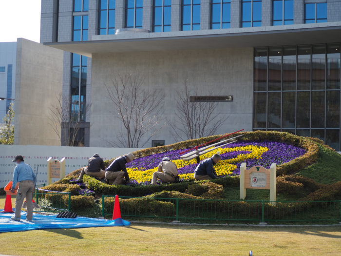 東遊園地の こうべ花時計 が オリックス バファローズ のロゴになってる リーグ優勝と日本シリーズの健闘たたえて 神戸ジャーナル