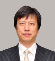 金田　峰生