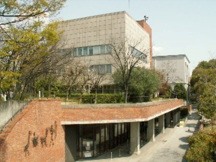神戸 市立 中央 図書館