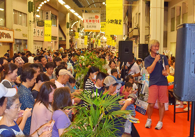 神戸元町商店街 元町夜市