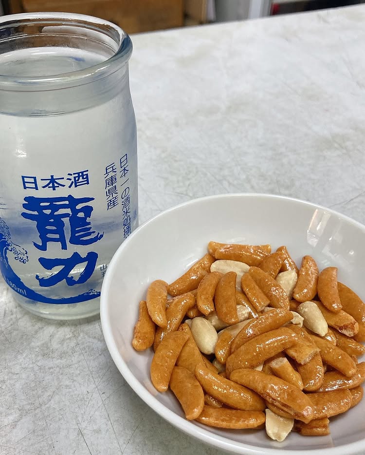 立ち呑み 神戸 三宮 元町 酒屋 酒店 日本酒 角打ち ちょい飲み ちょい呑み