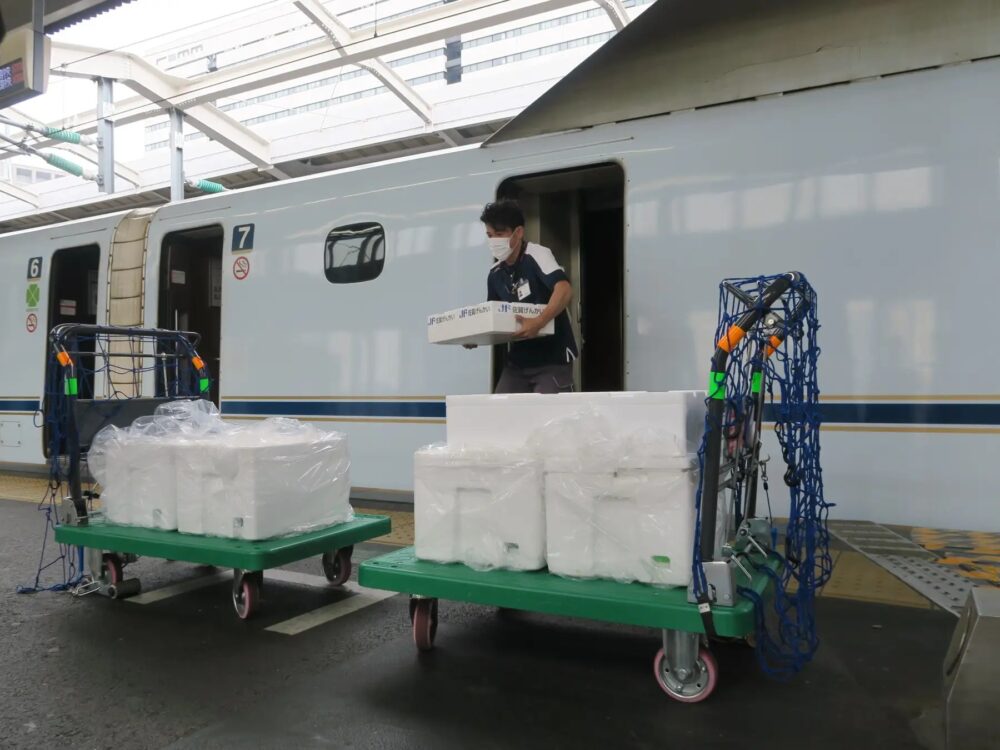荷もっシュッ！ JR西日本 新幹線 山陽 新大阪 博多 広島 荷物 輸送 サービス