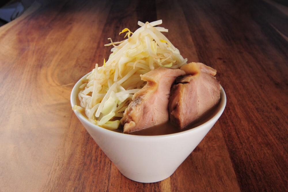 六甲ガーデンテラス 六甲山 デカい飯フェア デカ盛り グルメ かき氷 丼 ビール 展示 アート おむすび