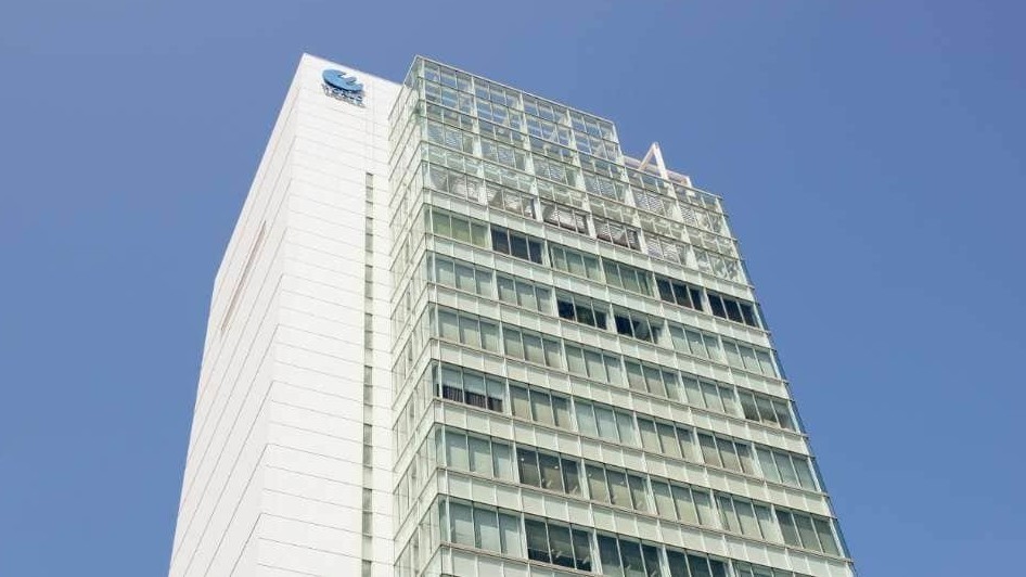 ワールド ポーアイ 神戸 本社 売却 移転