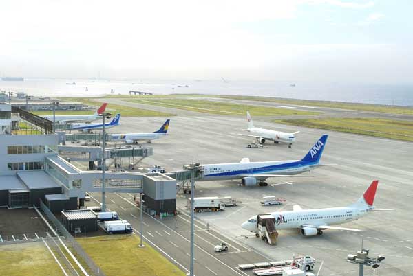 神戸空港 神戸市 特定利用空港 自衛隊 海上保安庁