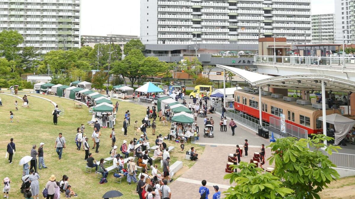 赤胴車マルシェ 西宮 武庫川団地 阪神電車 ハローキティ こどもフェスタ