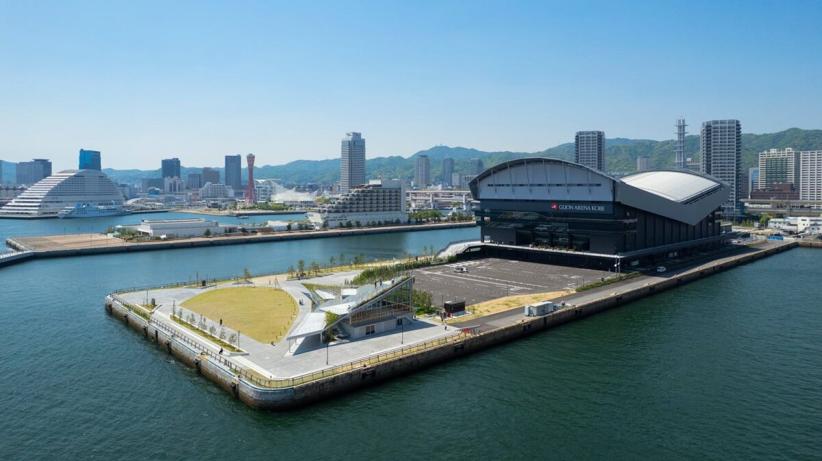 海に囲まれたGLION ARENA KOBEとTOTTEIエリア