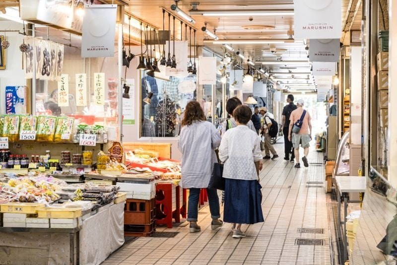 昭和の雰囲気が残るマルシン市場のアーケード