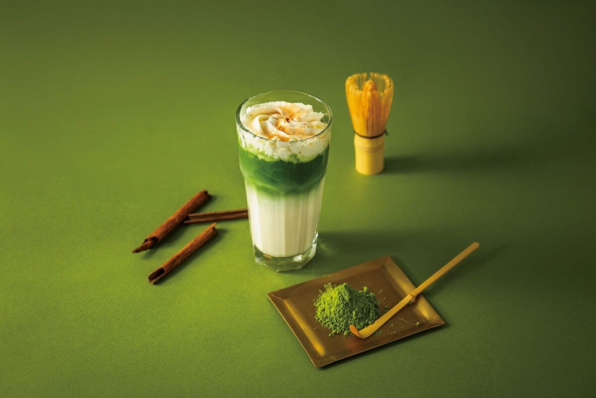 抹茶とチャイを掛け合わせた限定ドリンク まっちゃい