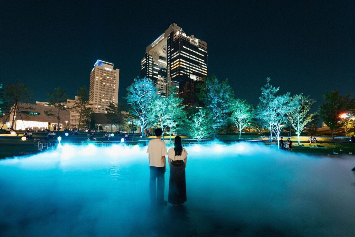 水盤いっぱいに霧が広がる夜の雲海リトリート