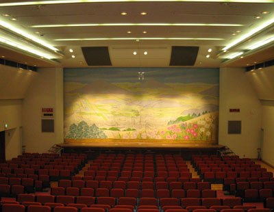 西区文化センターの大ホール（なでしこホール）
