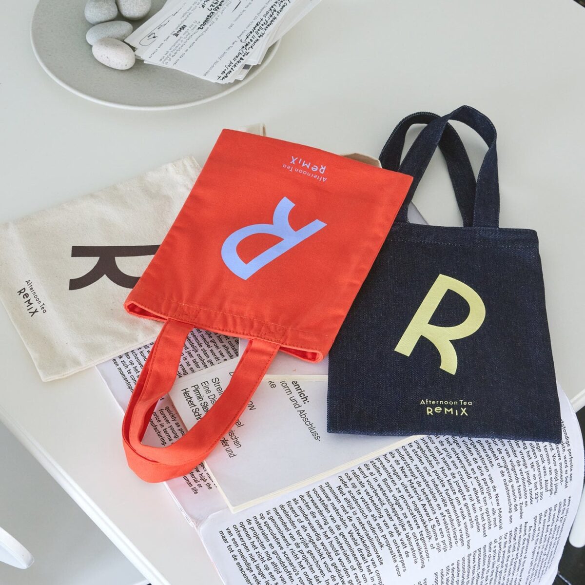 Rのロゴが入ったミニトート3種