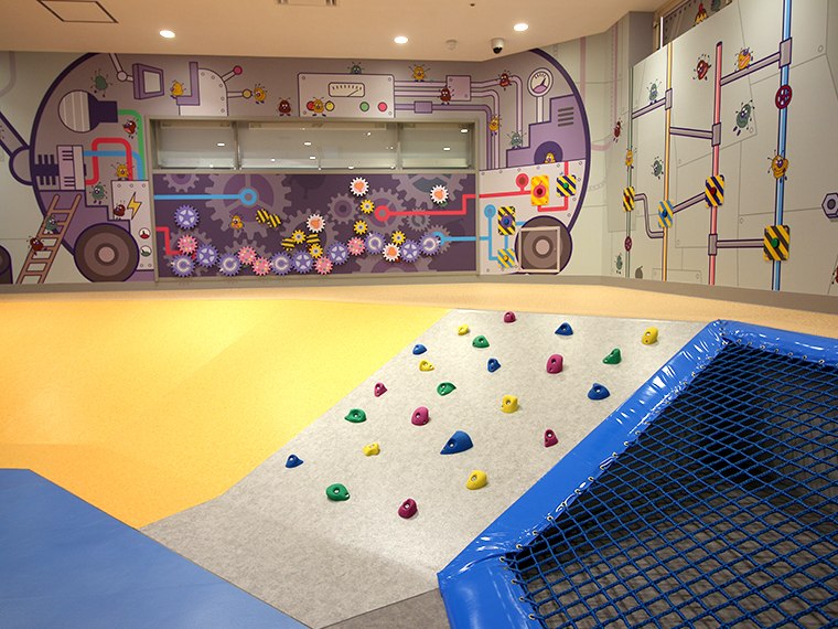 バイキンひみつ基地の館内にある遊具エリア