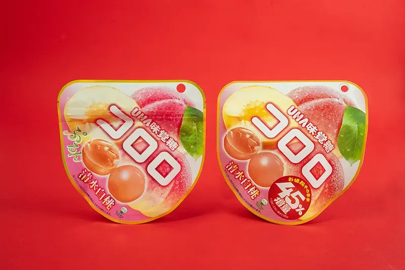 通常品と増量品を並べたコロロ 清水白桃