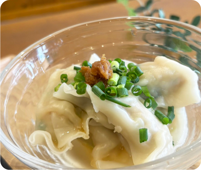 梅肉ダレで食べるだし汁冷やし水餃子