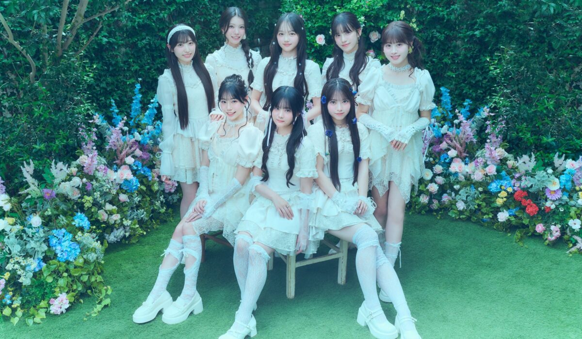 8人組アイドルグループ「Märmi」の集合写真