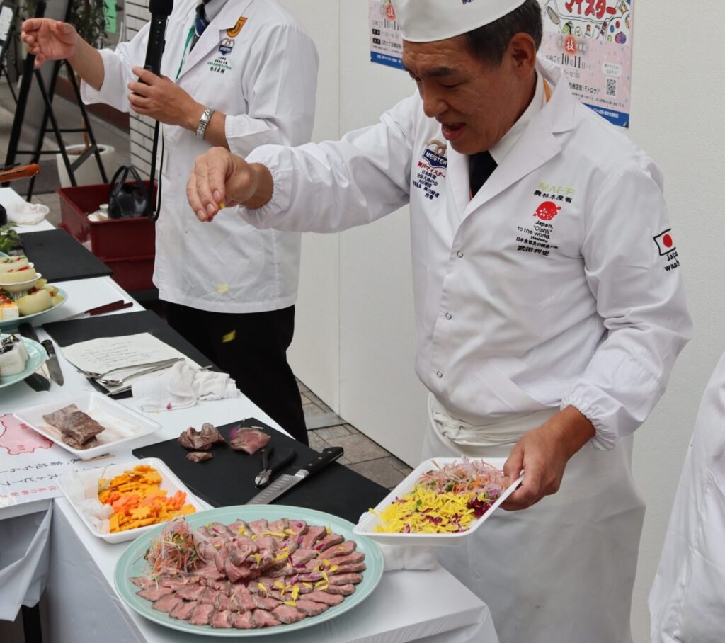 昨年の神戸マイスターフェスティバルで実演する日本料理の神戸マイスター