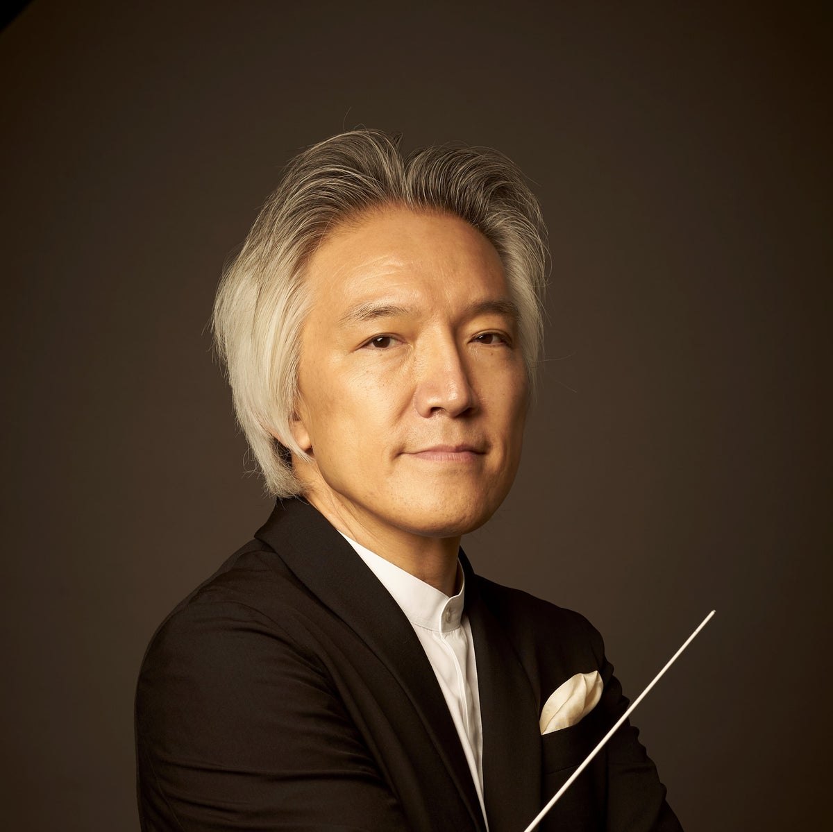 指揮を務める栗田博文さん