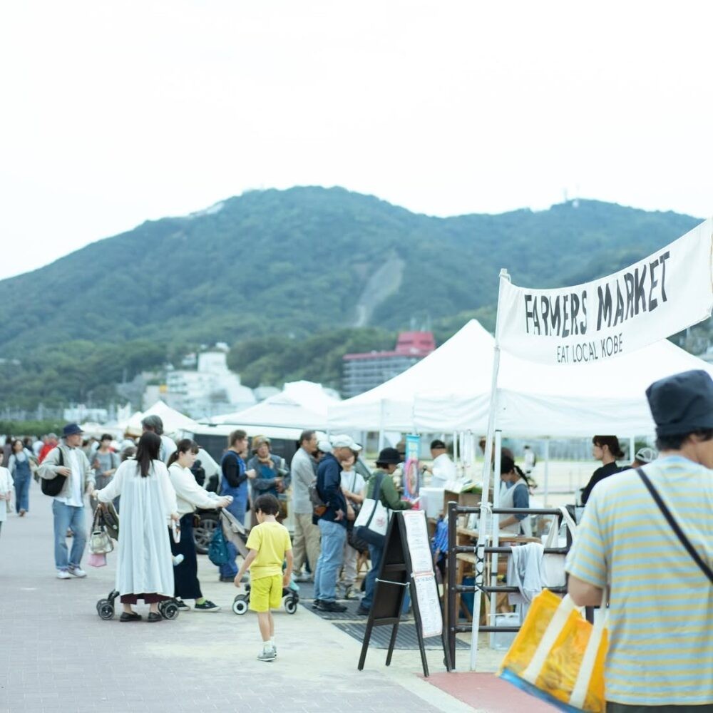 須磨海岸でのFARMERS MARKETの様子