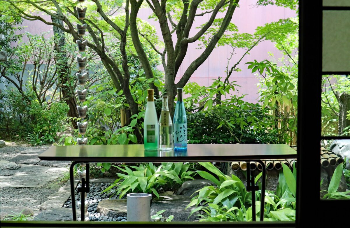 サテライト会場に並ぶ西宮の日本酒