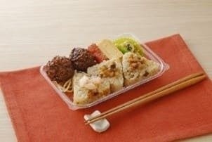 南京町監修 おにぎり弁当（中華おこわ風）