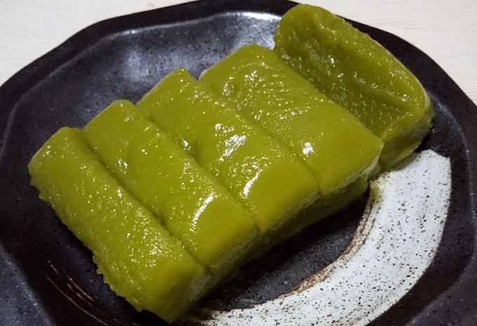 長田 ういろうの白ういろうと抹茶ういろう