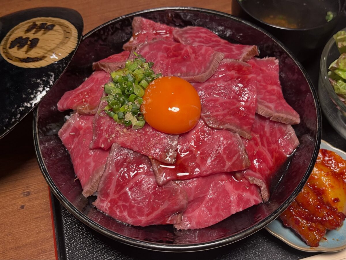 和牛炙りユッケ丼御膳