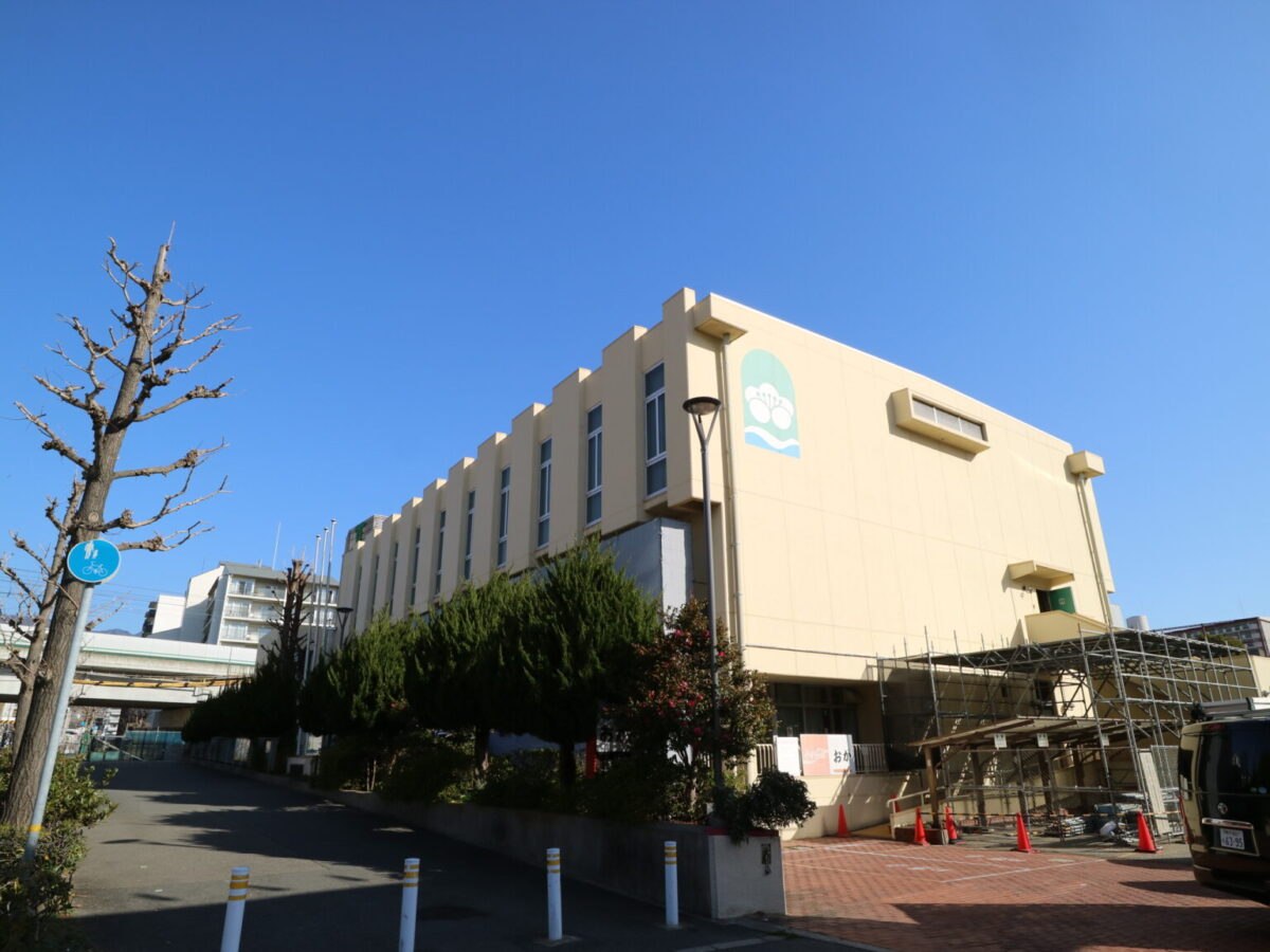 東灘体育館の外観