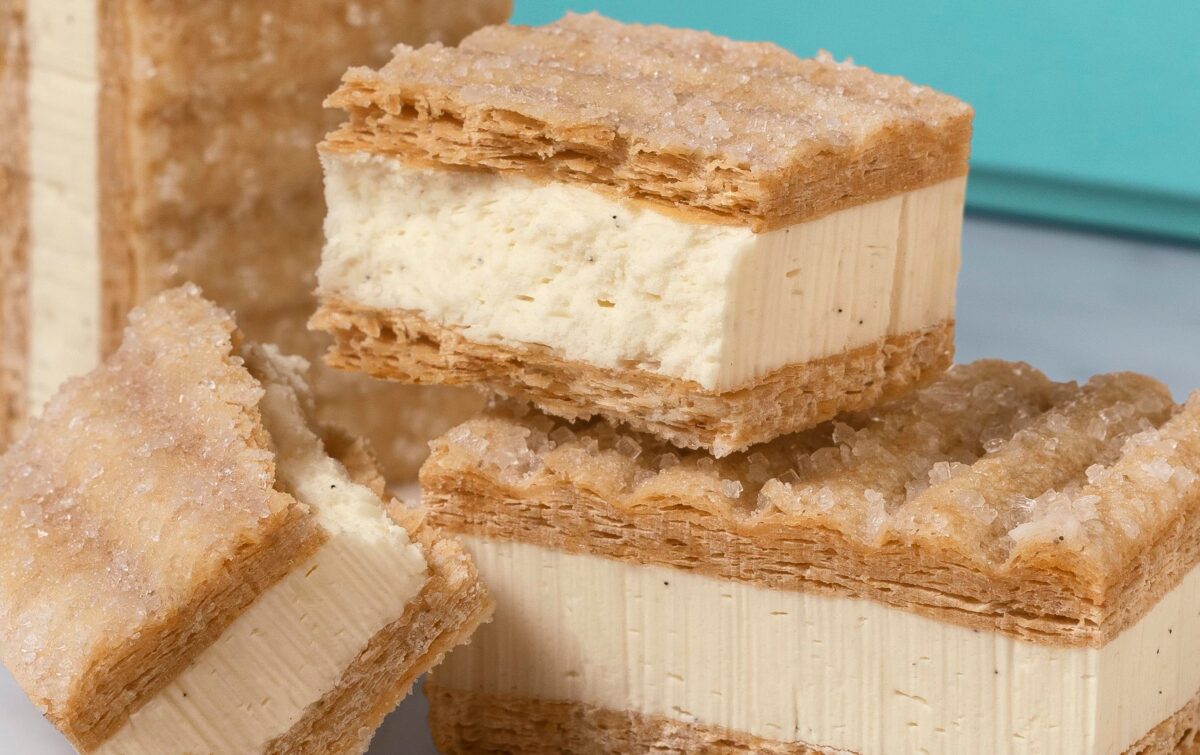 生バターサンドのクリームと生地のアップ