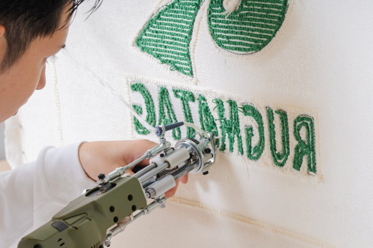 RUGMATAGのタフティング作業