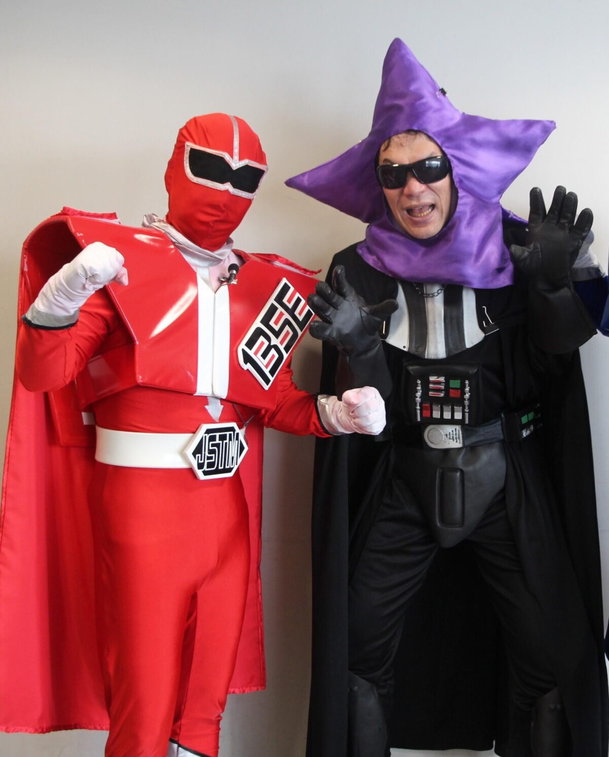 シゴセンジャーレッドとブラック星博士