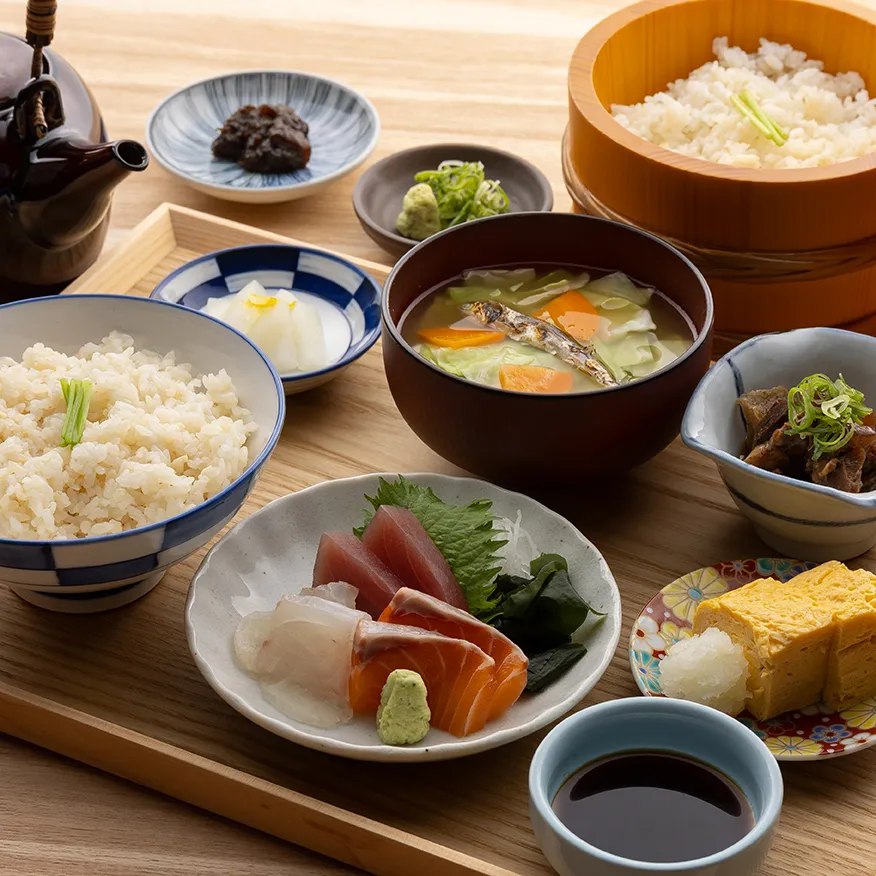 和食たちばなの鯛めしと定食